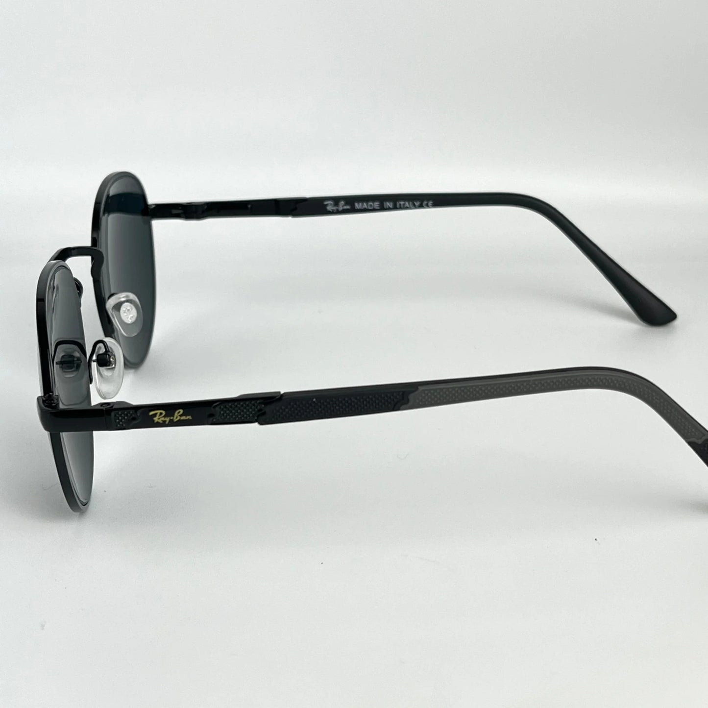 Ray-Ban R44
