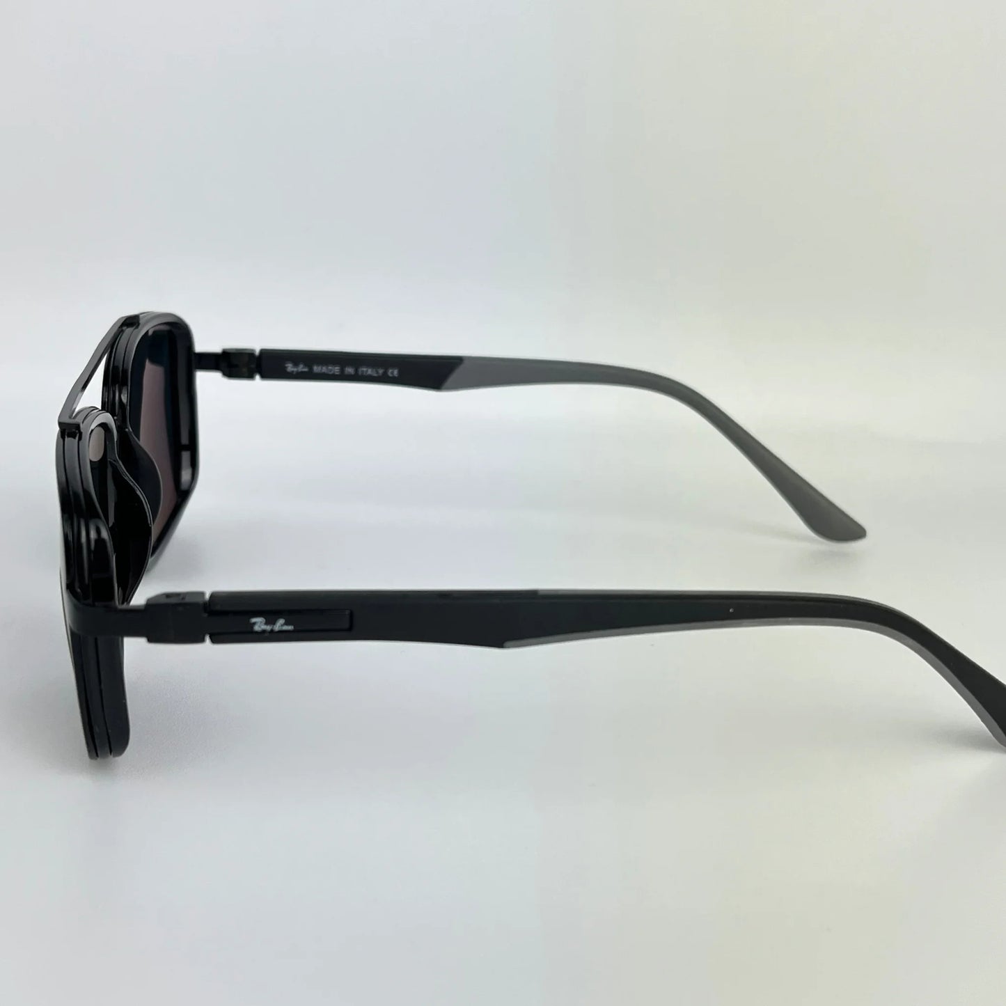 Ray-Ban R84