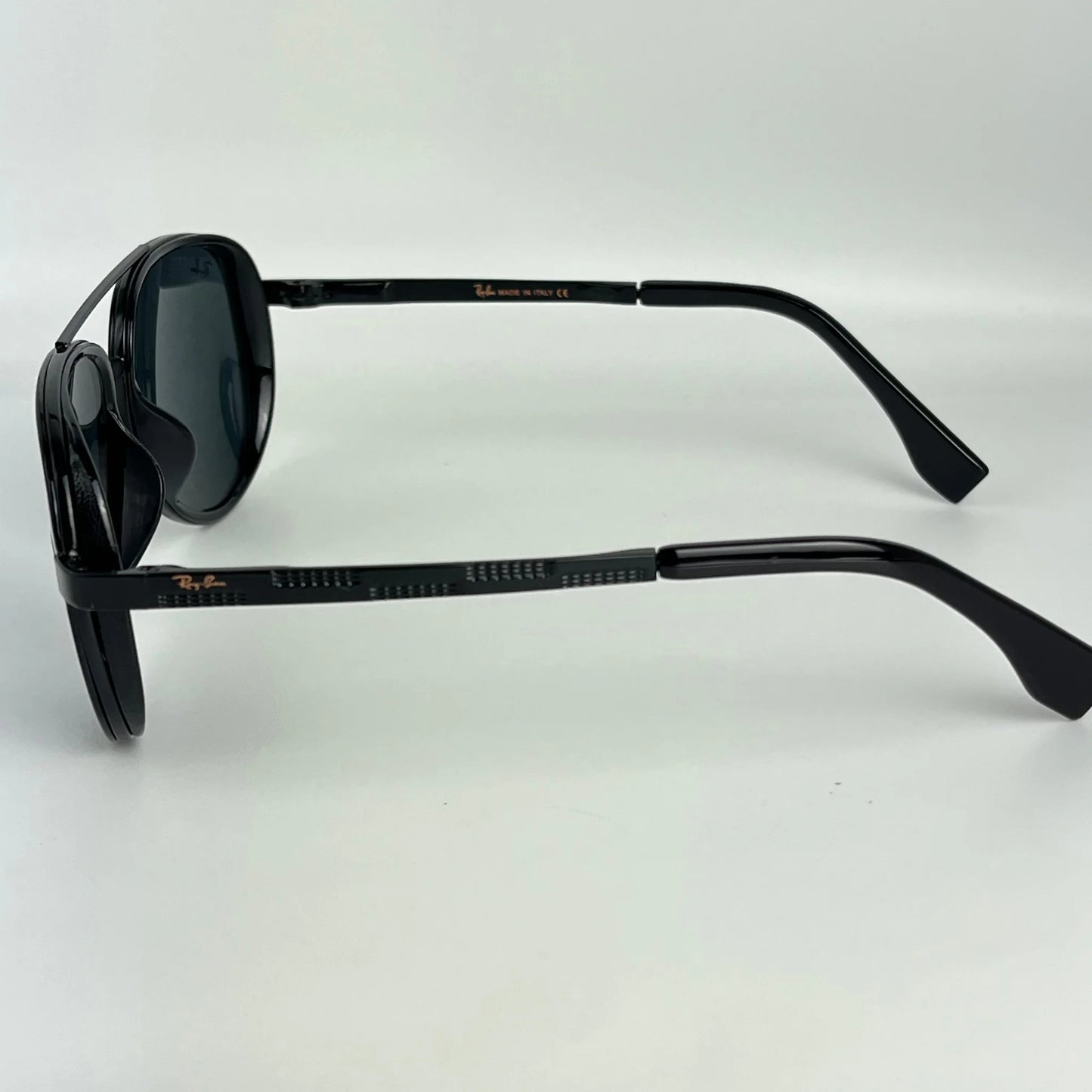 Ray-Ban R61