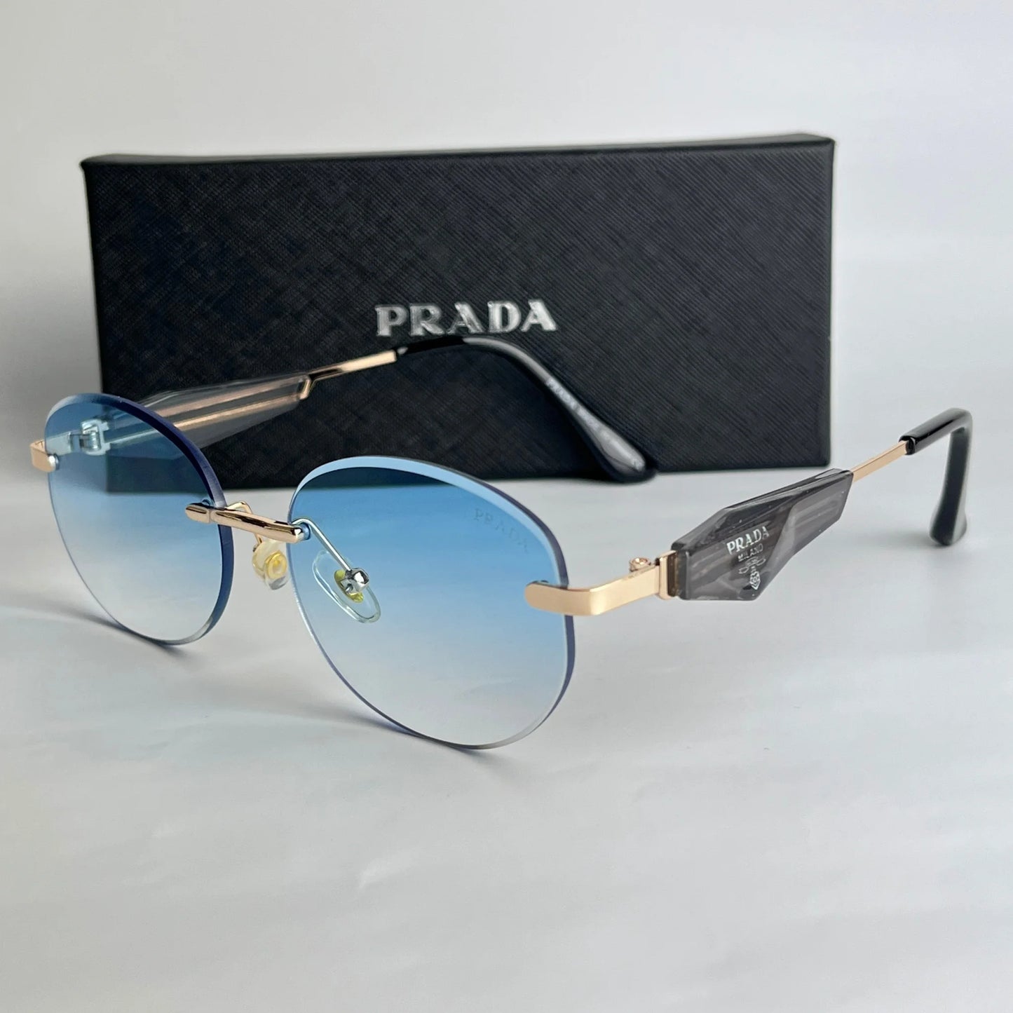 Prada P01