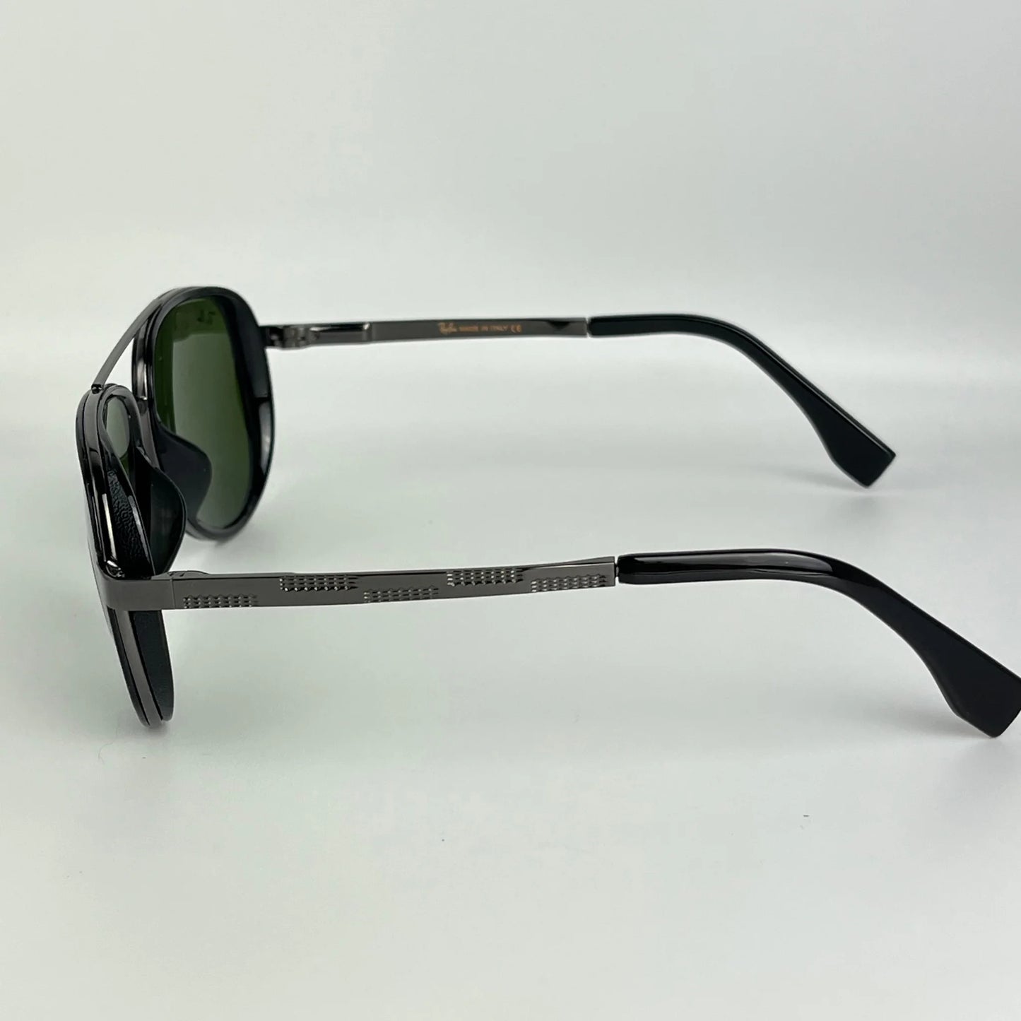 Ray-Ban R62