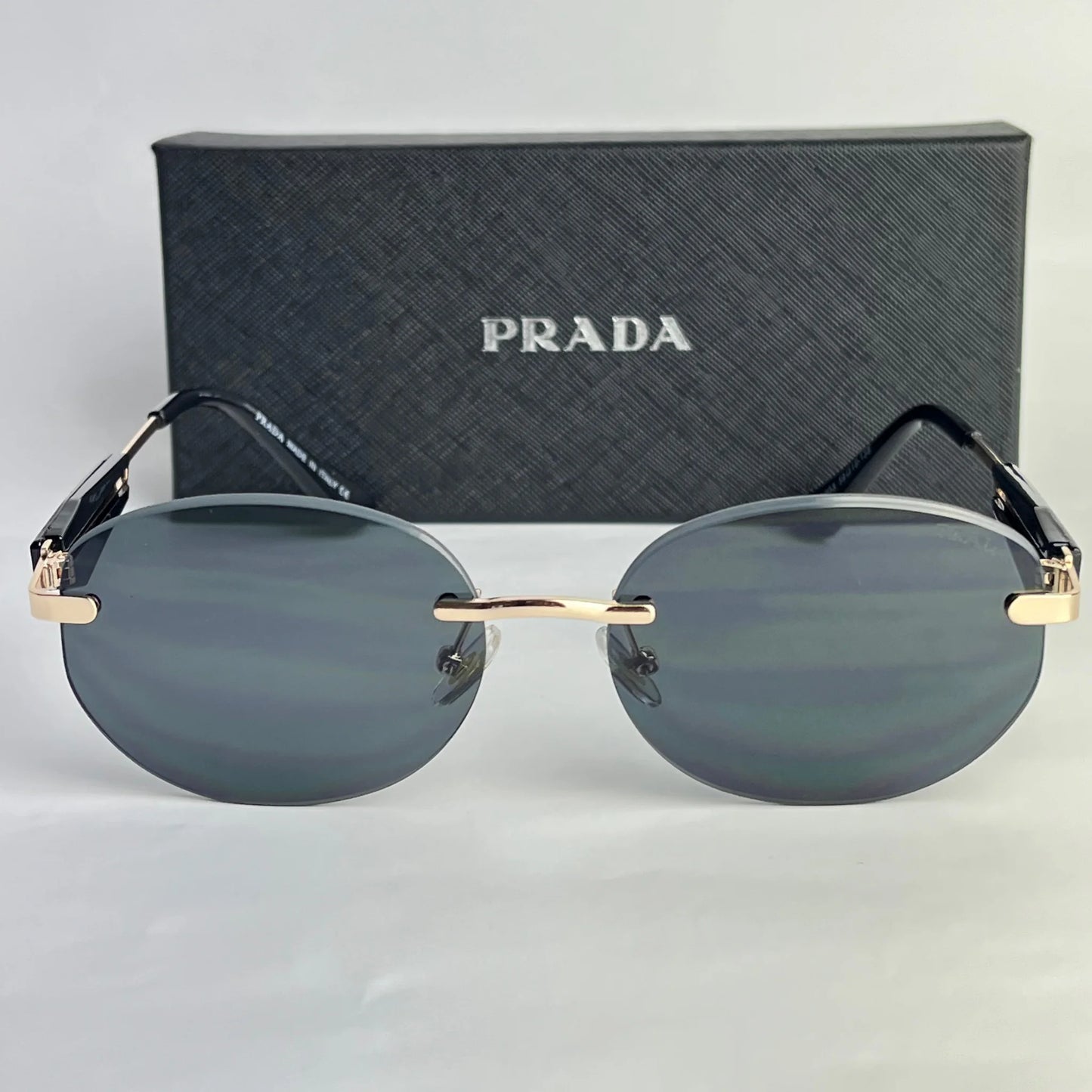 Prada P02