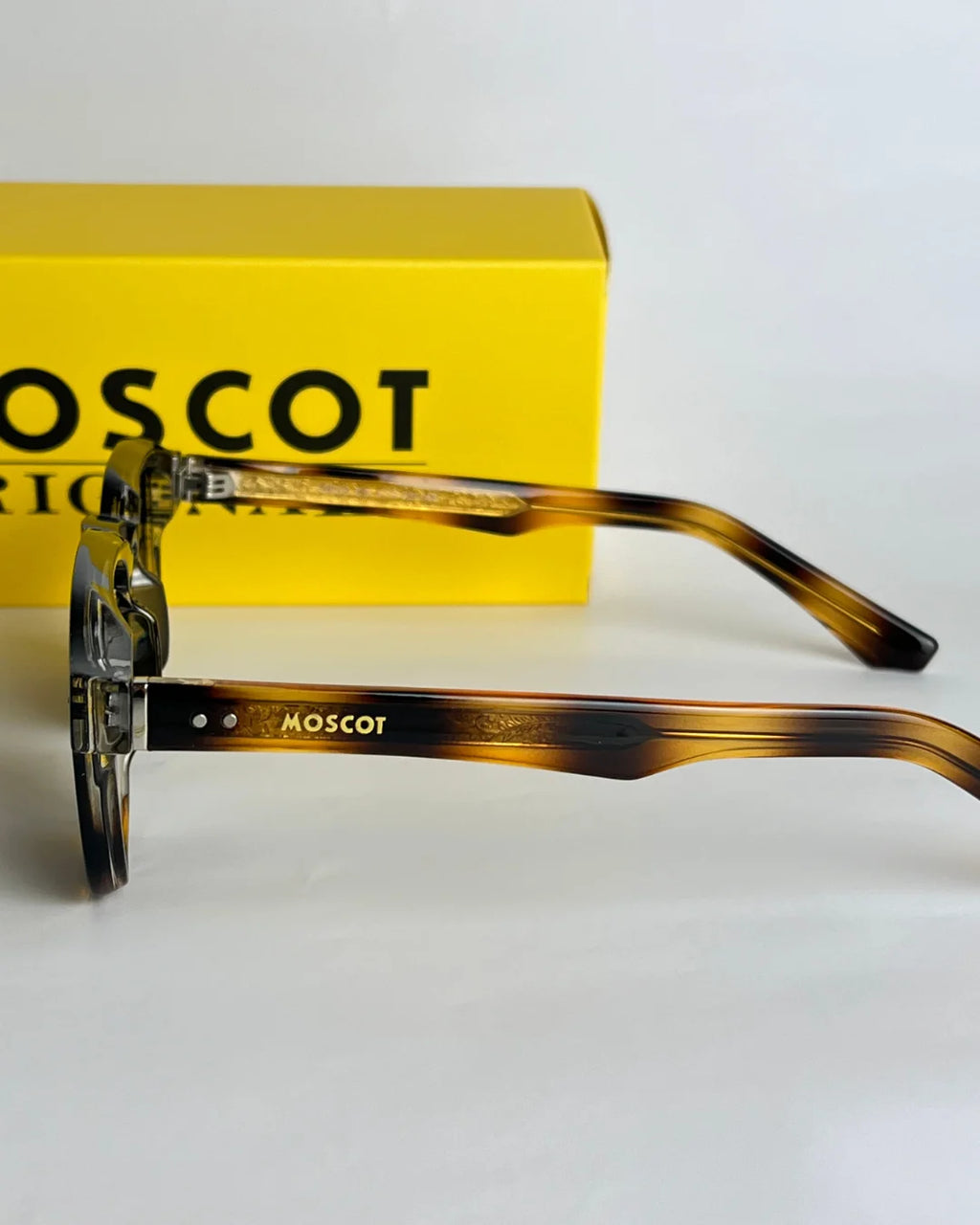 Moscot M151