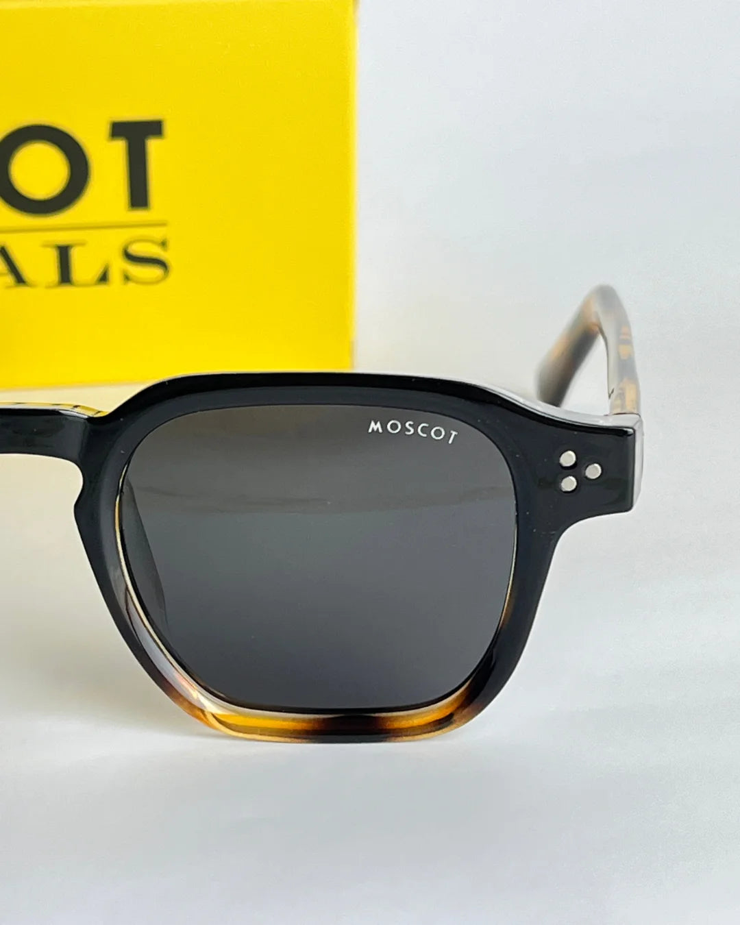 Moscot M151