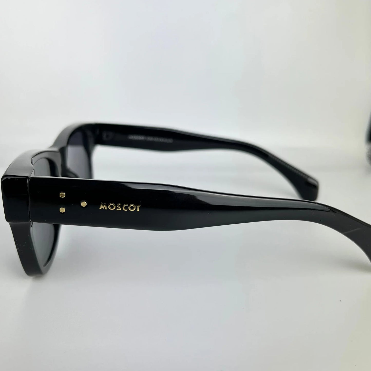 Moscot M255