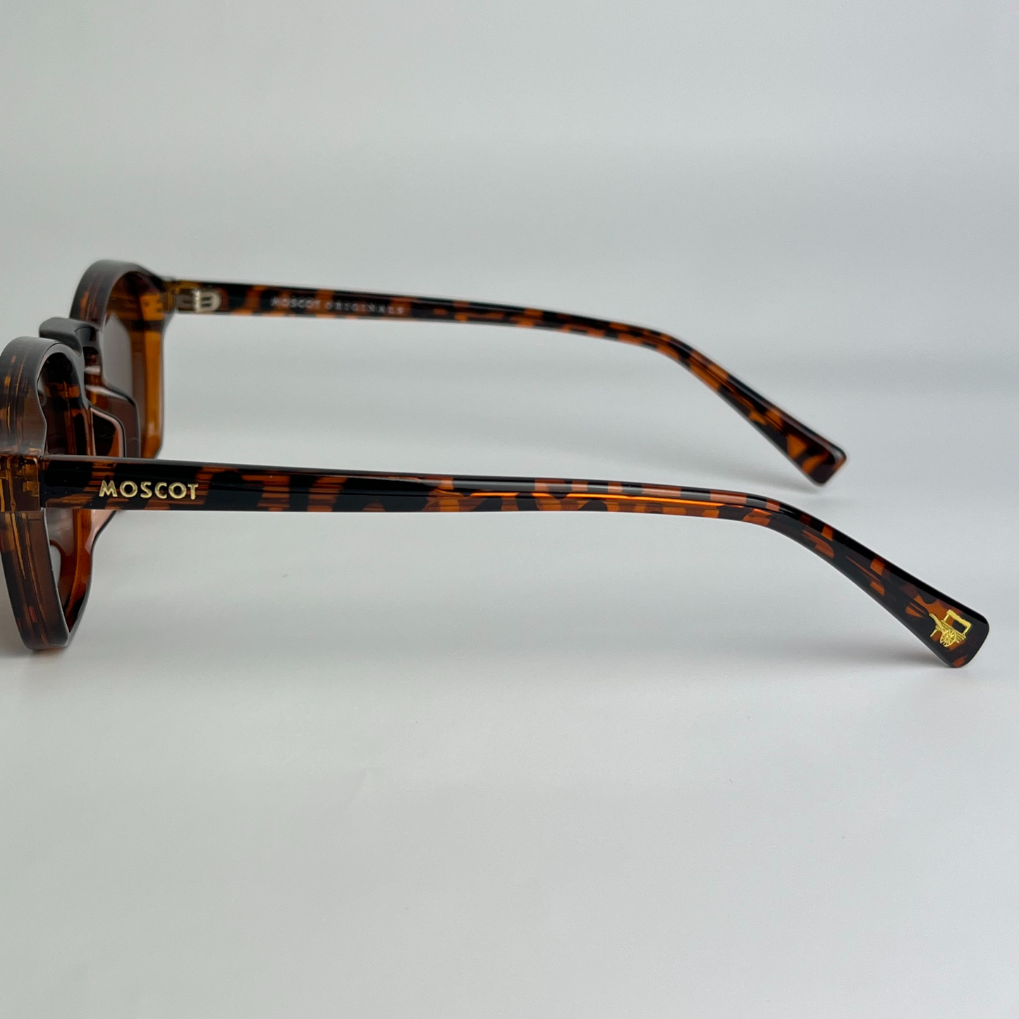 Moscot M32