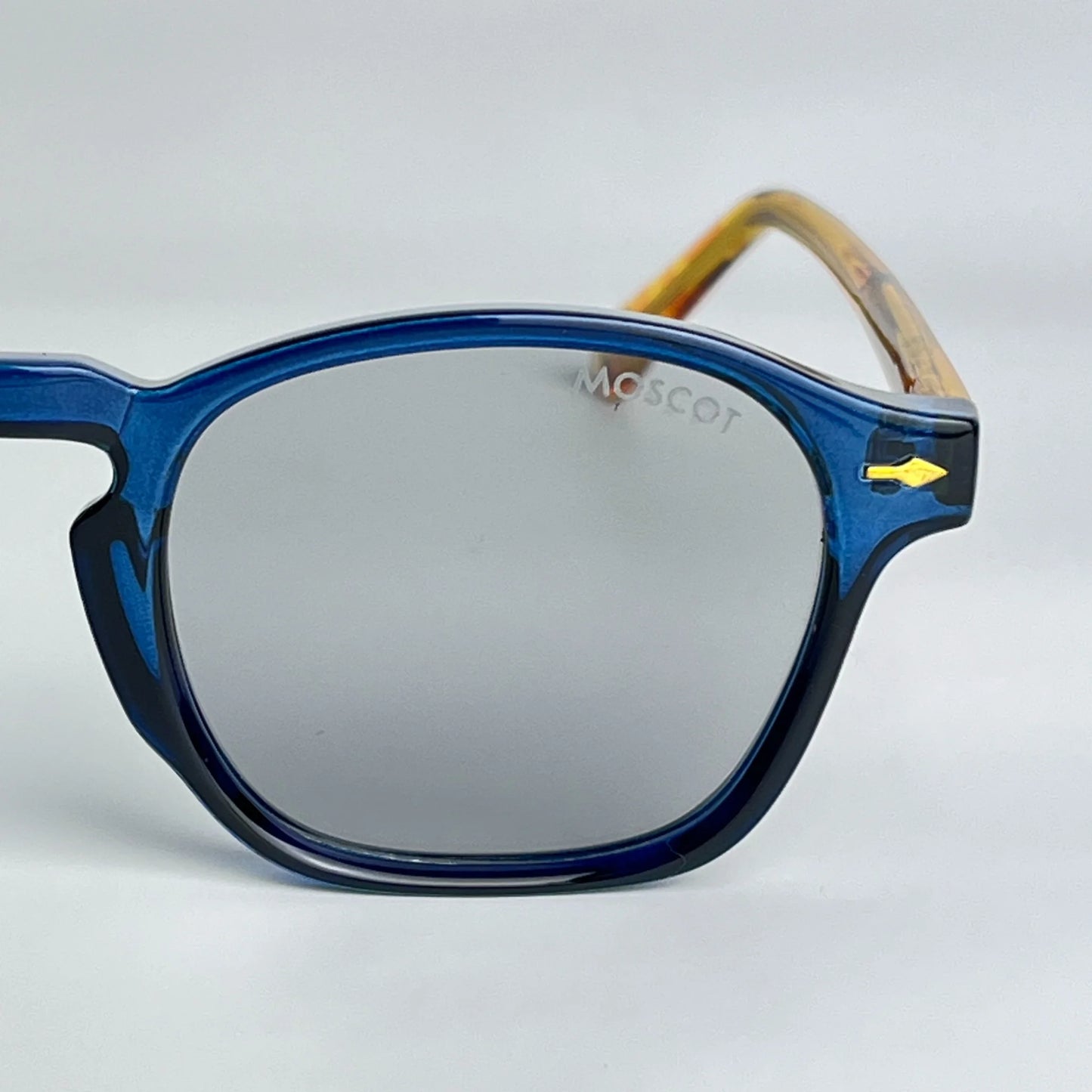 Moscot M26