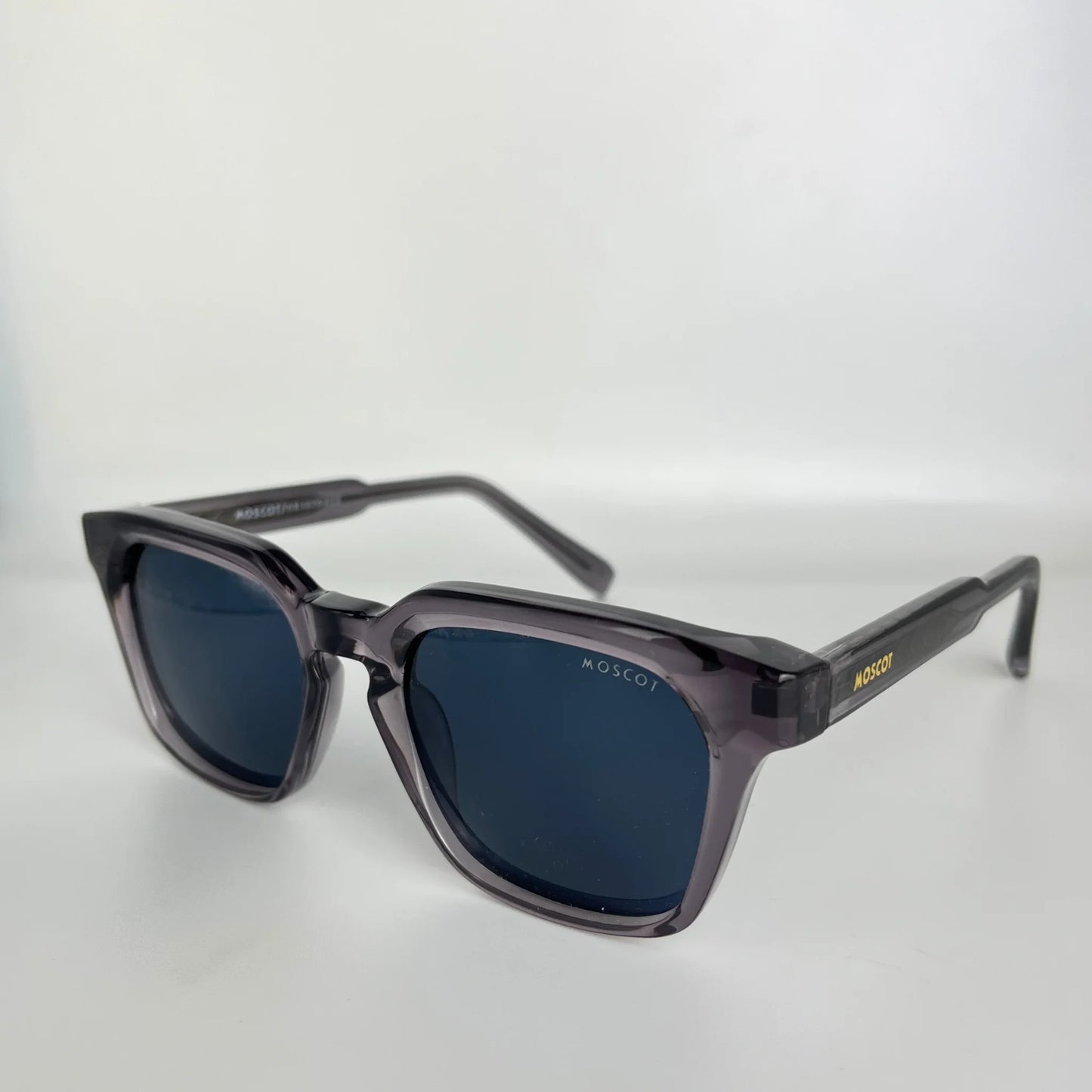 Moscot M256