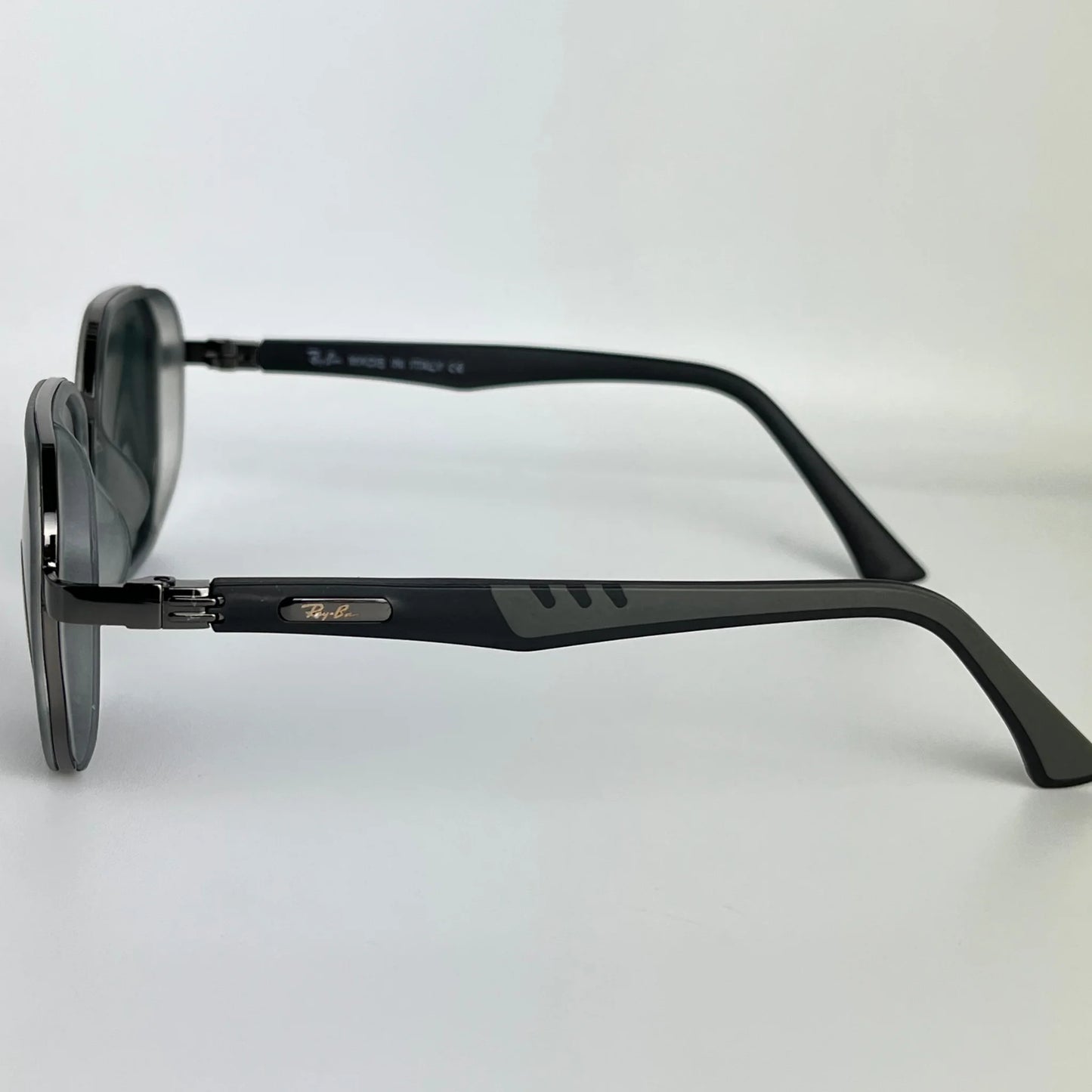 Ray-Ban R100