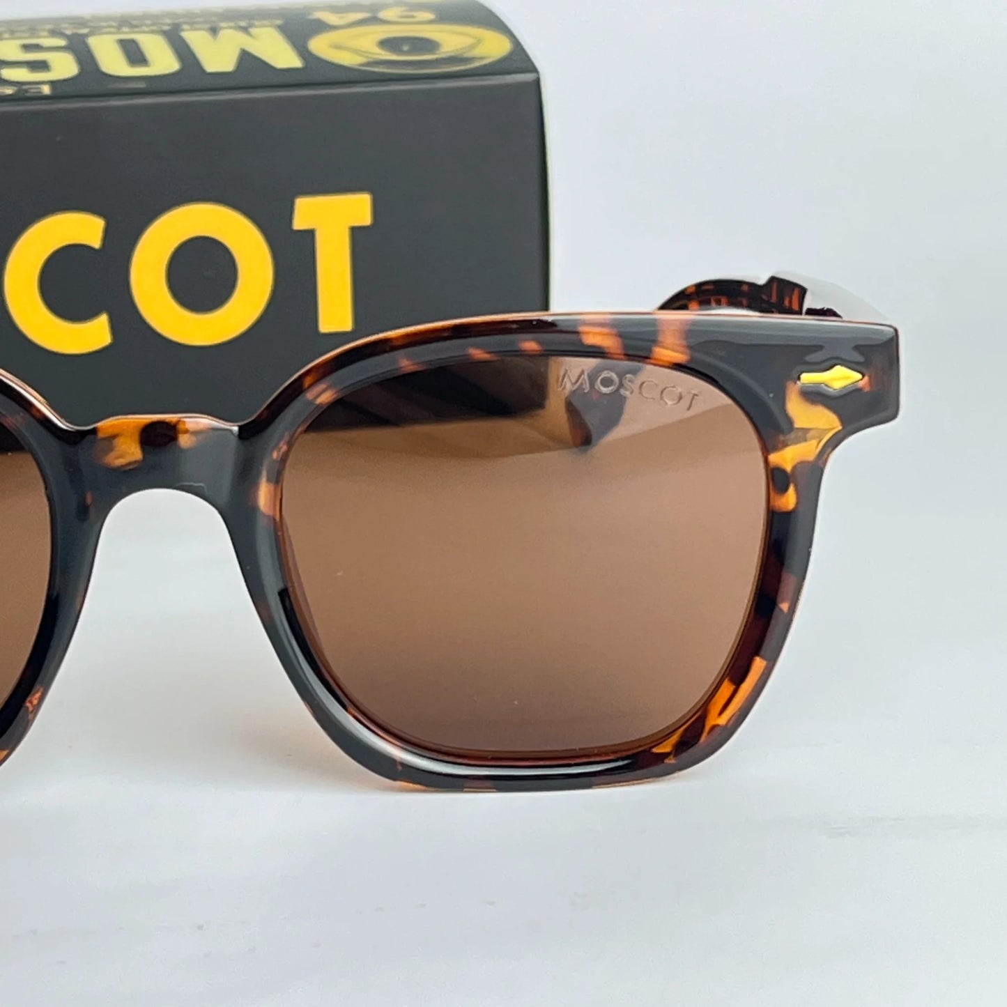 MOSCOT M17