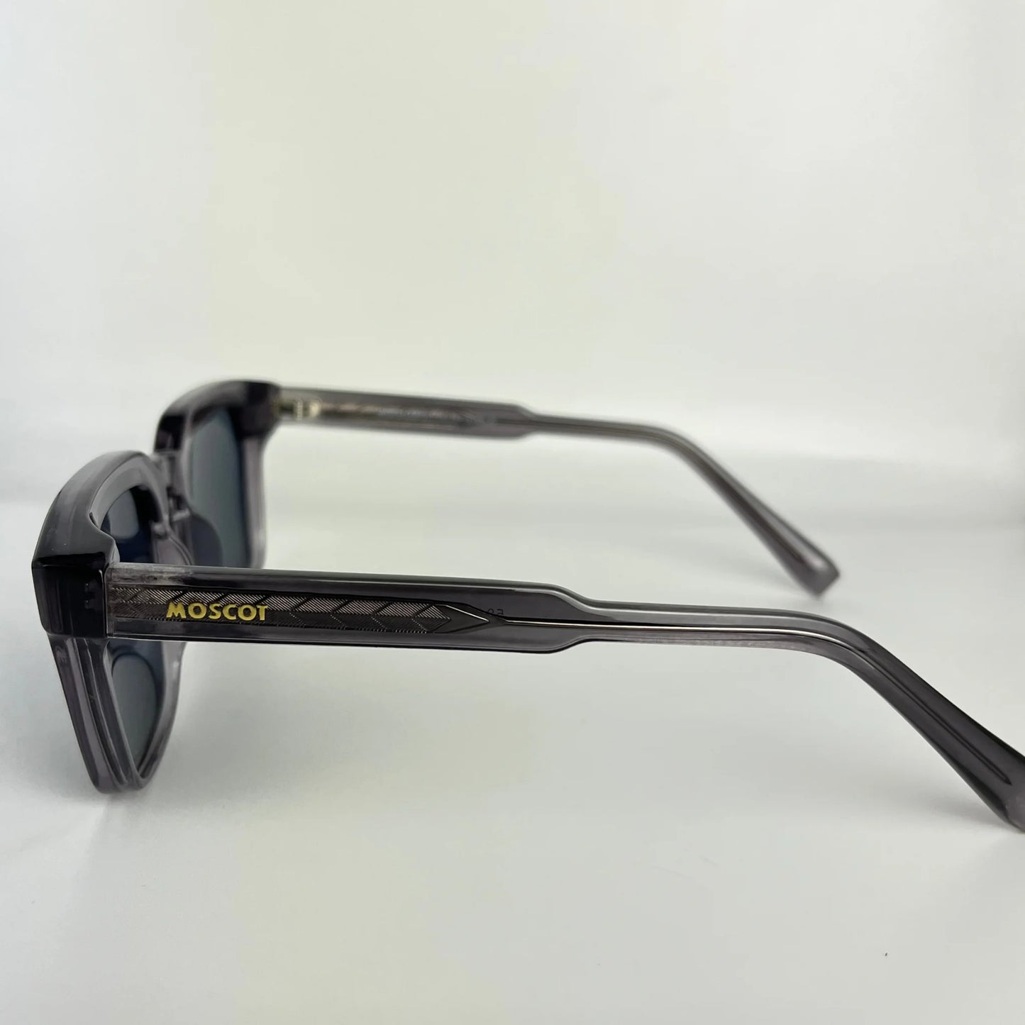 Moscot M256
