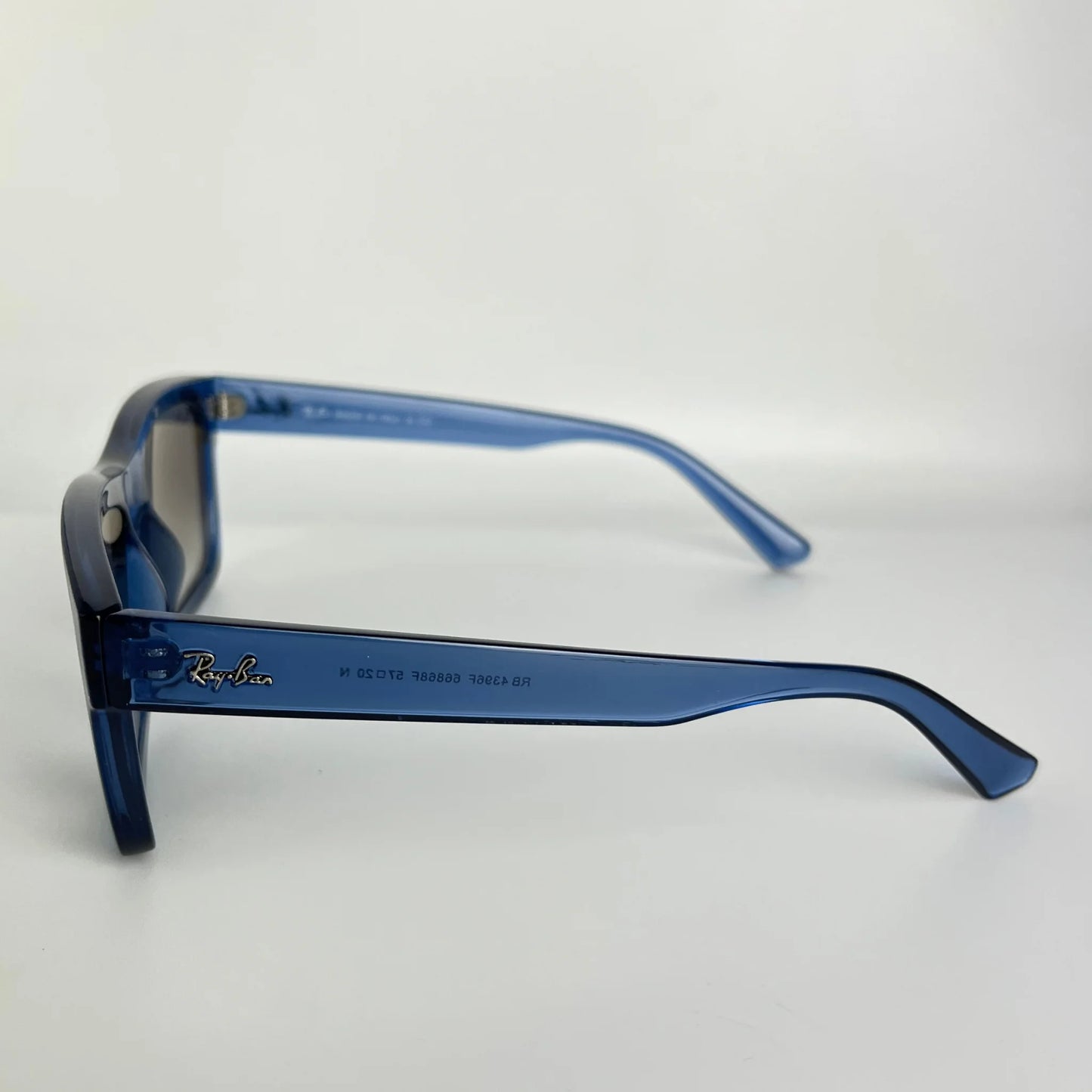 Ray-Ban R107