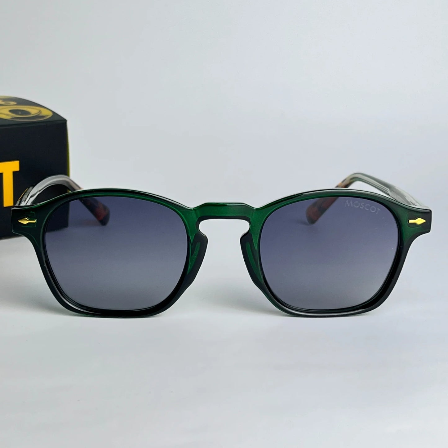 MOSCOT M18