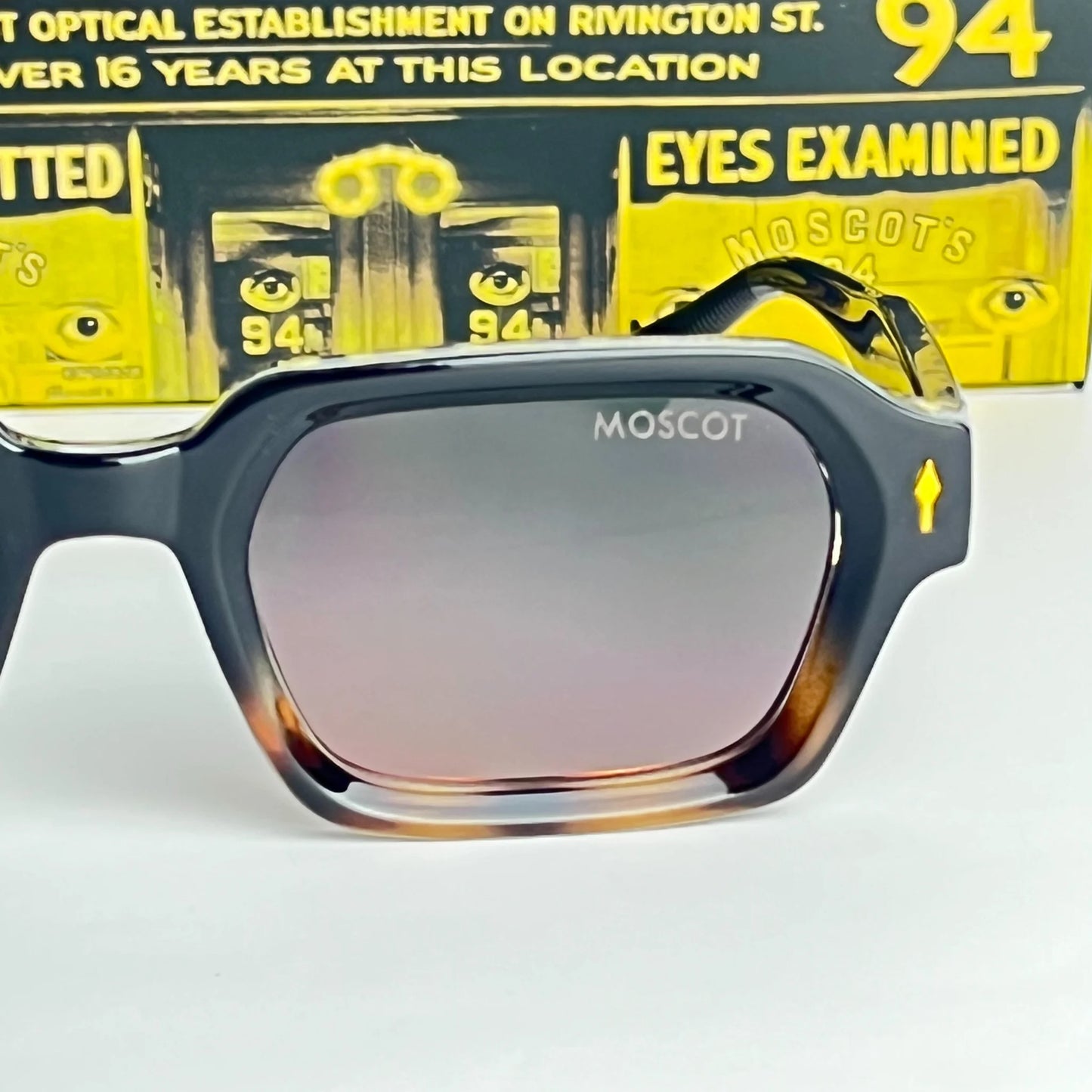 MOSCOT M16