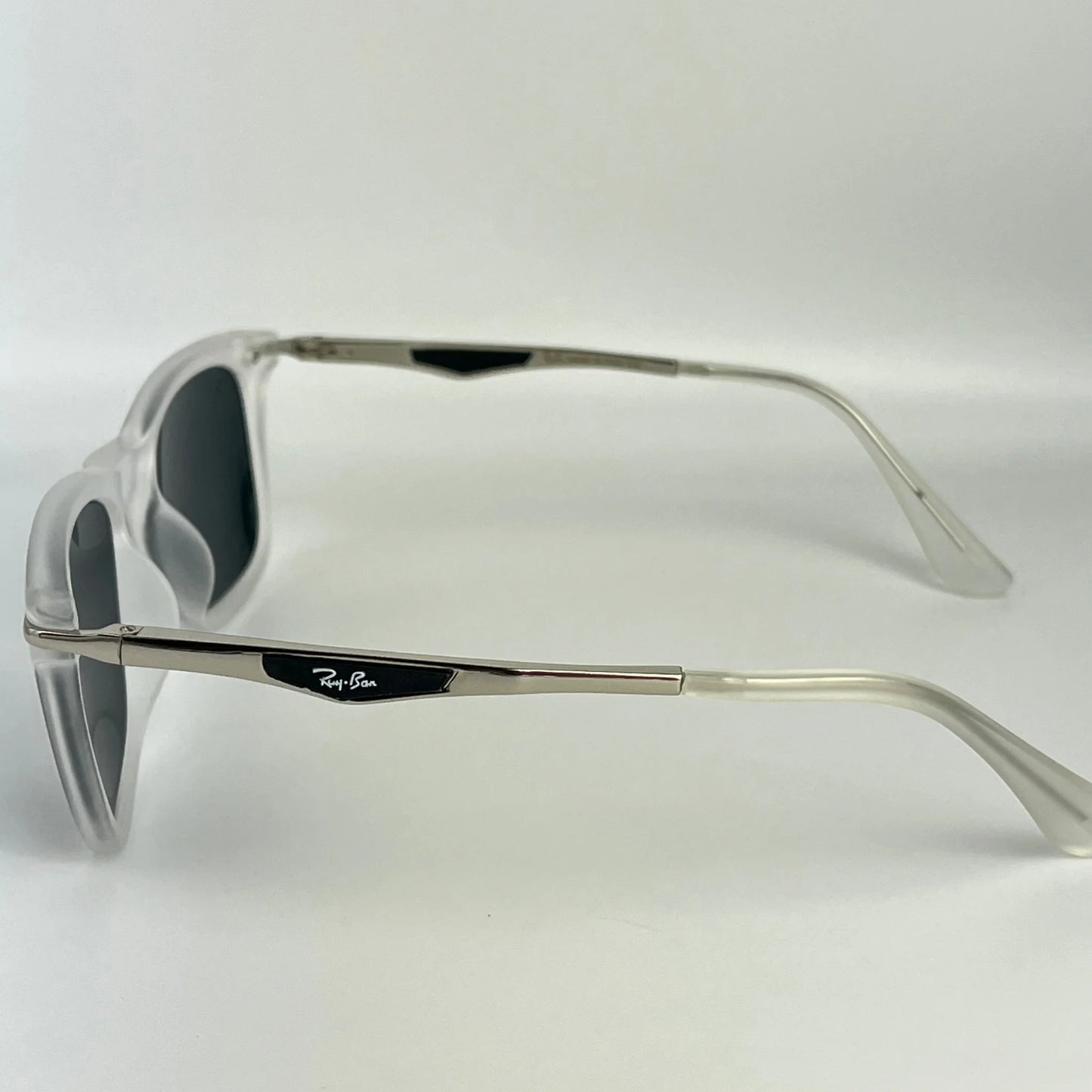 Ray-Ban R69