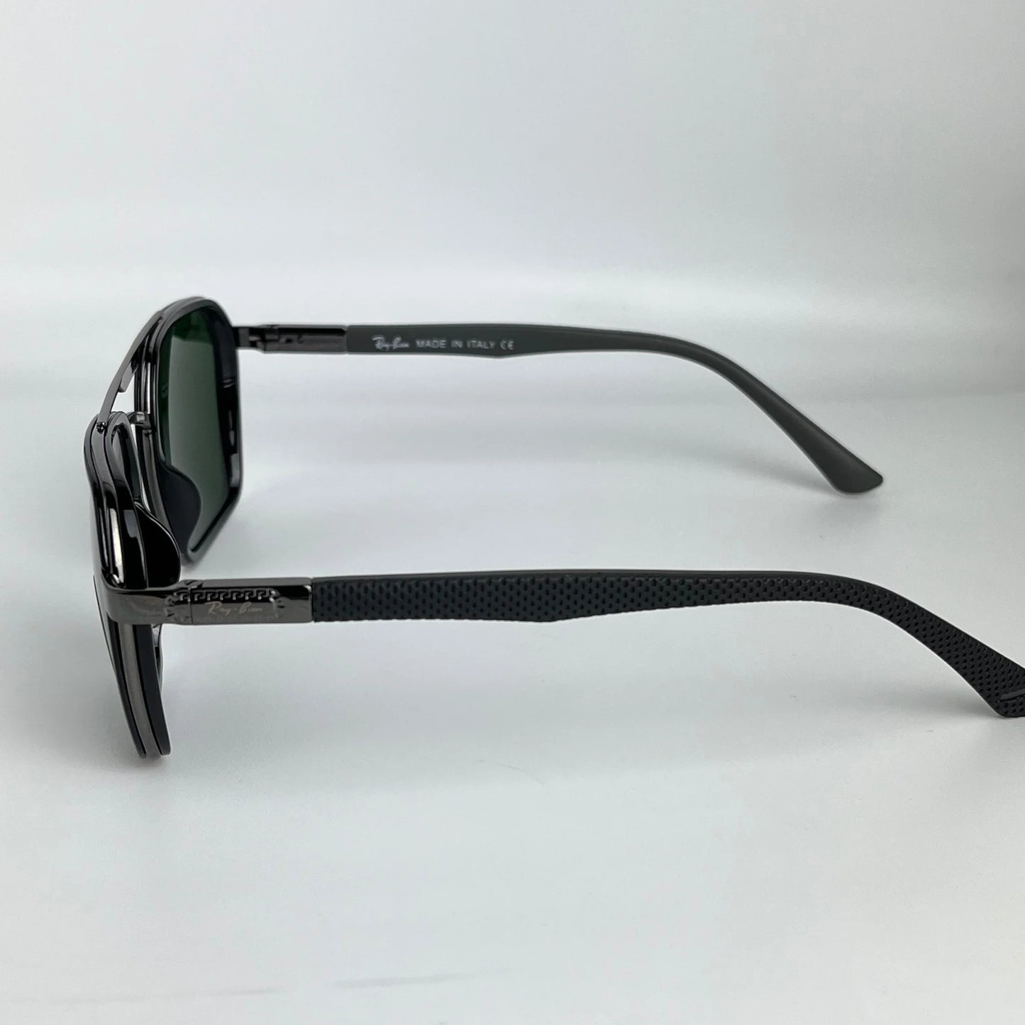 Ray-Ban R42