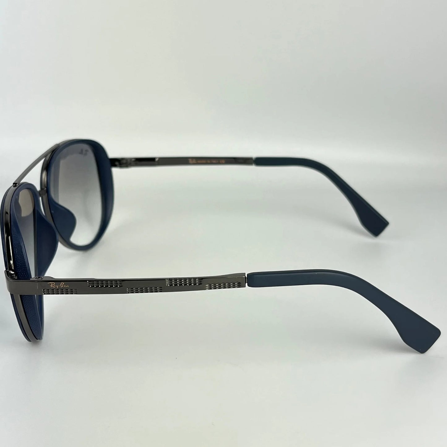 Ray-Ban R60
