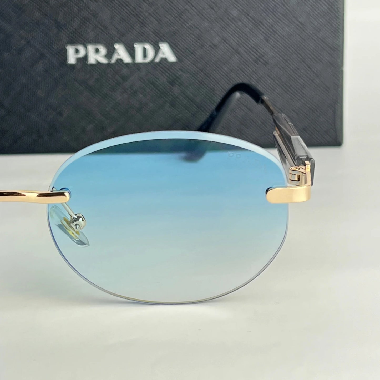 Prada P01