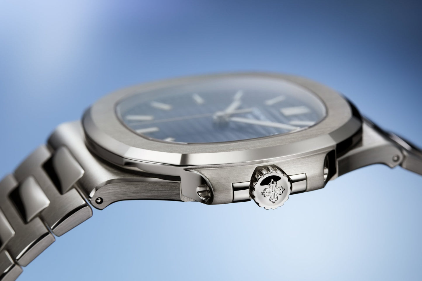 Patek Philippe  Bleu Nautilus 40mm